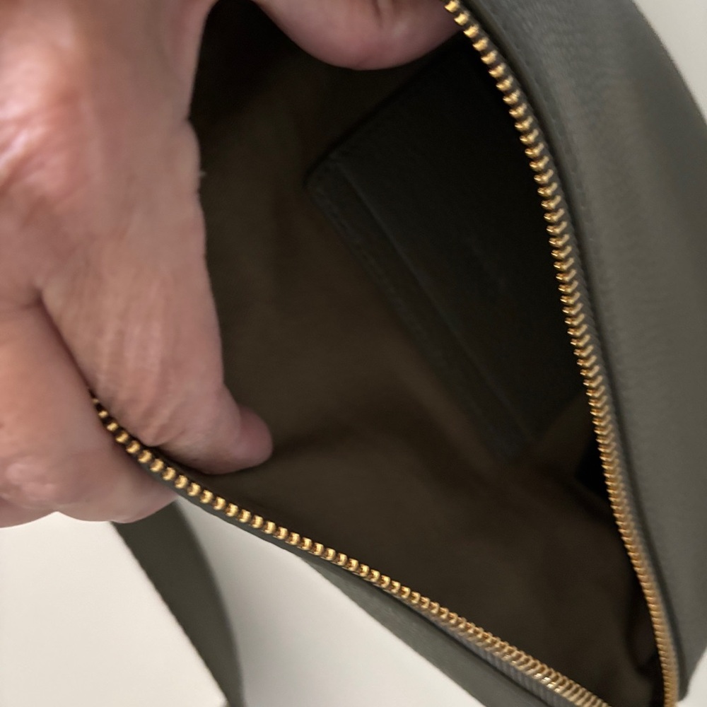 Quince Olive Crossbody Bag - Picture 3 of 4